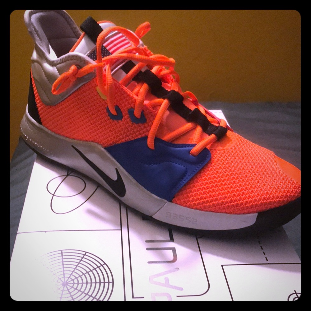 Men’s sz 12 Nasa x Nike PG-13.